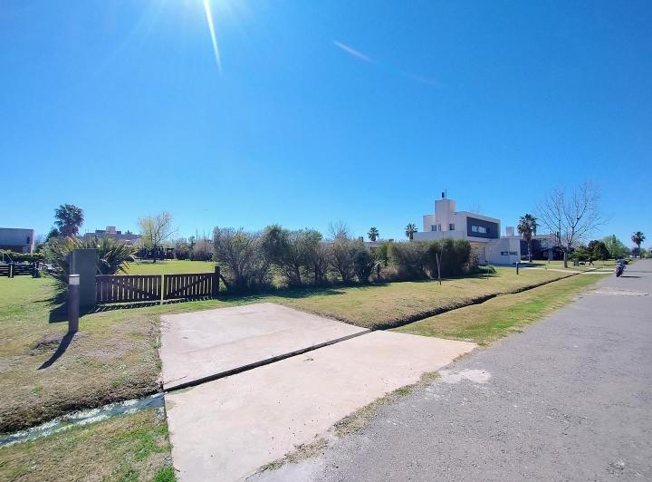 Terreno · 1200m²