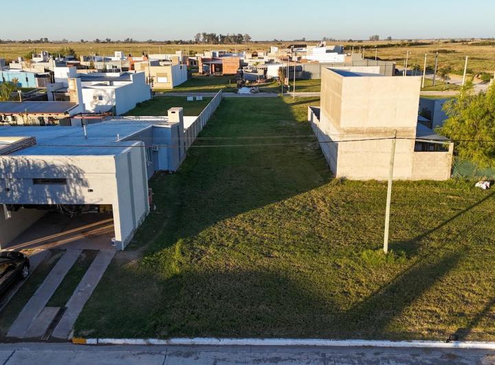 Terreno · 300m²