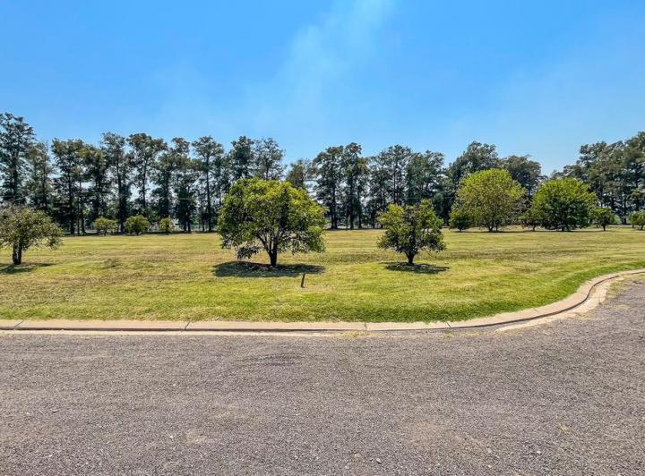 Terreno · 887m²