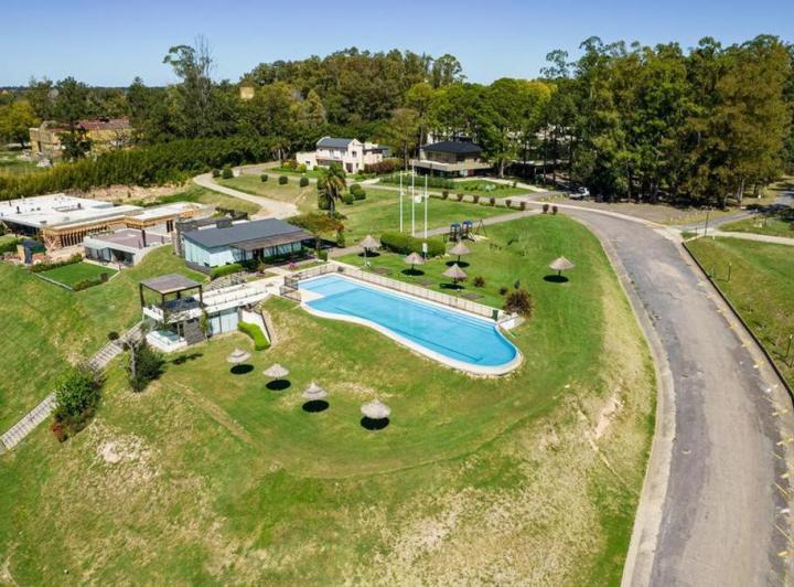 Terreno · 968m²