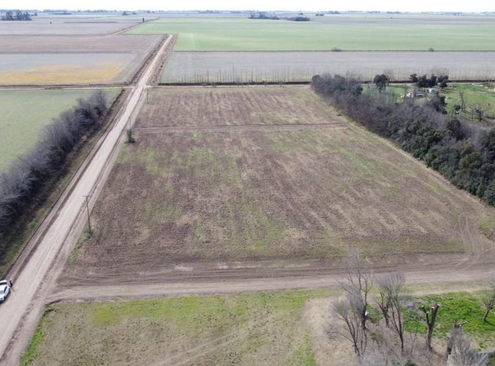 Terreno · 833m²