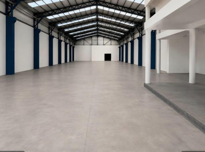 Terreno · 1260m² · 6 Cocheras