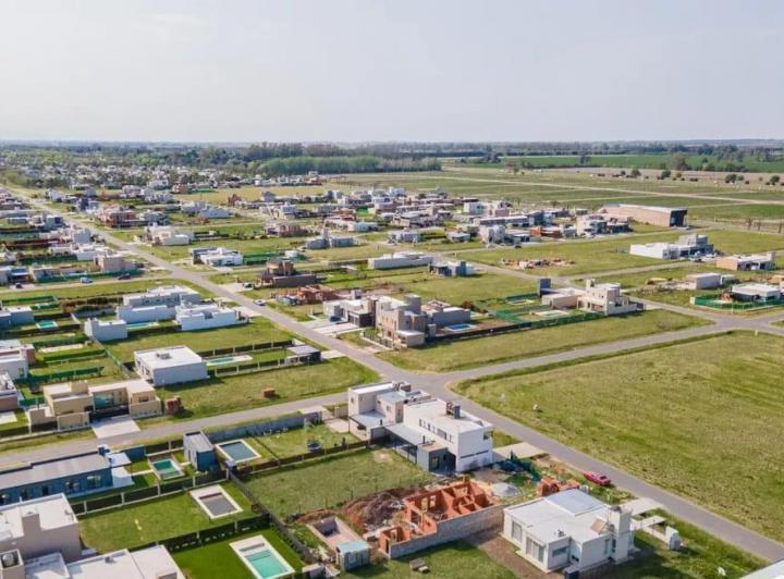 Terreno · 710m²