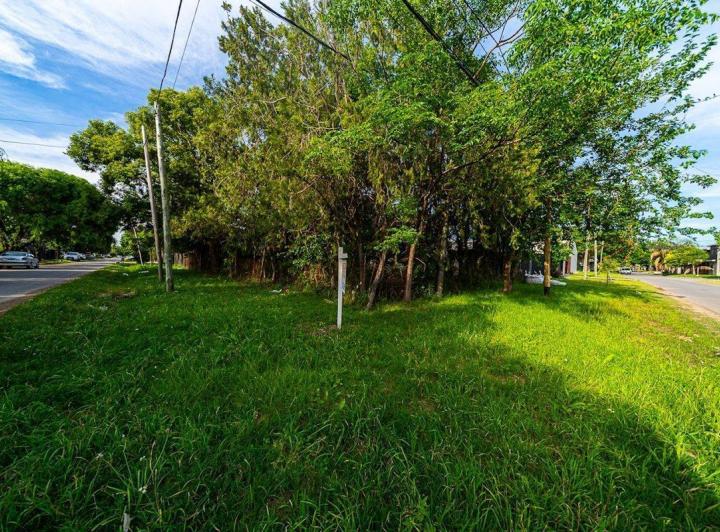 Terreno · 424m²