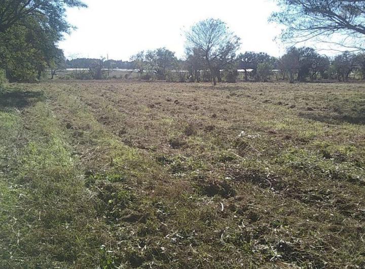 Terreno · 889m²