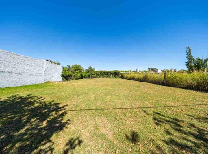 Terreno · 585m²
