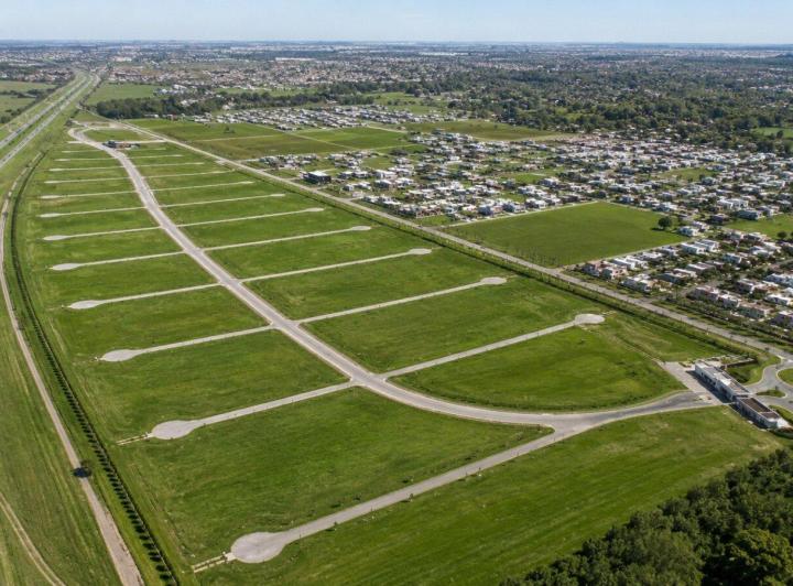 Terreno · 853m²