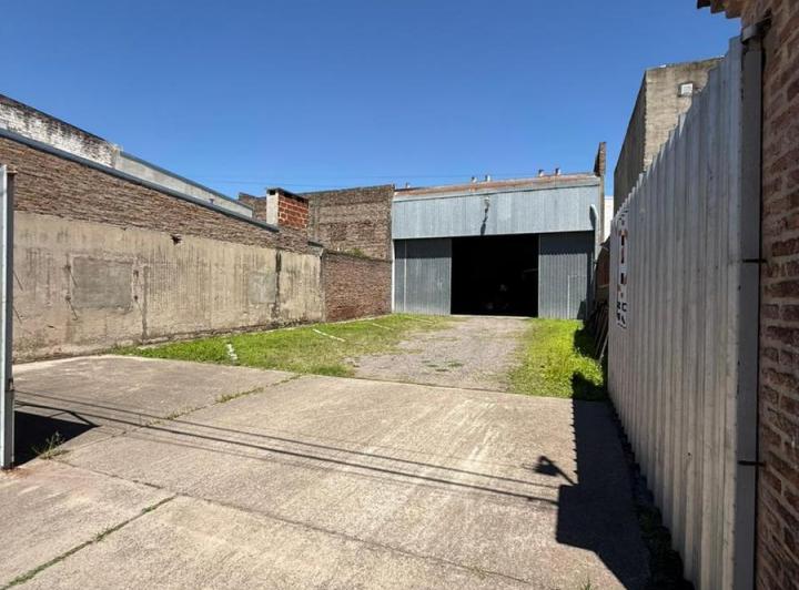 Local comercial · 1176m²