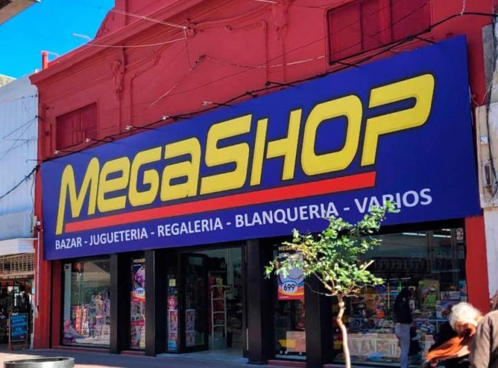 Local comercial · 1074m²