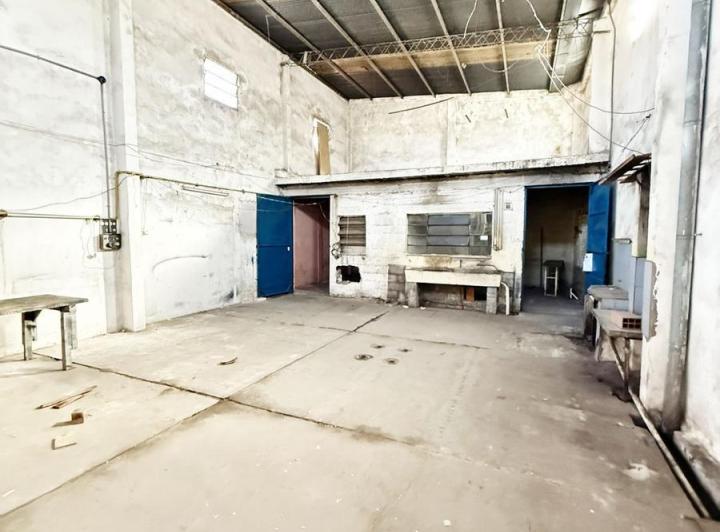 Local comercial · 208m² · 3 Ambientes