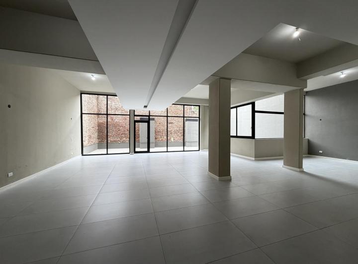 Local comercial · 117m² · 1 Ambiente · 1 Cochera