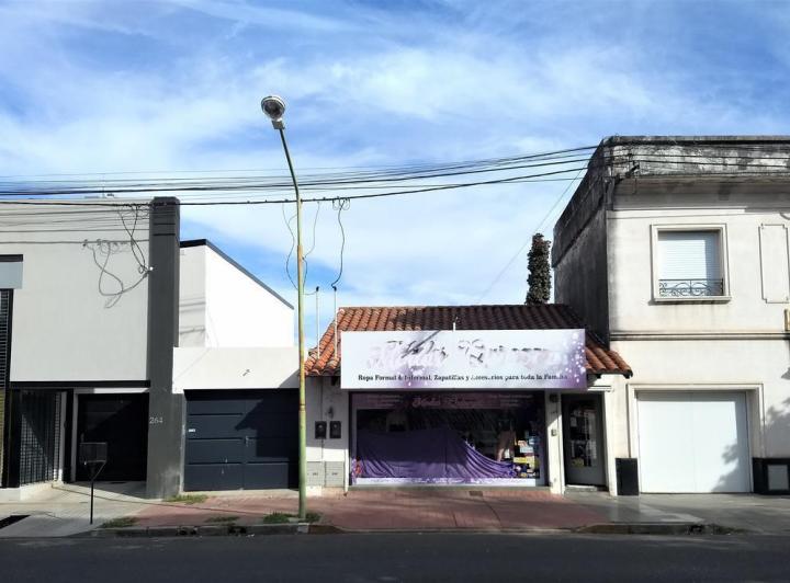 Local comercial · 207m² · 1 Dormitorio · 1 Cochera