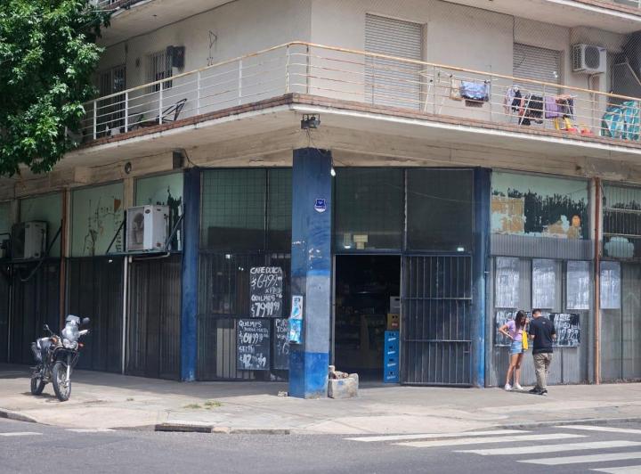 Local comercial · 240m² · 2 Ambientes