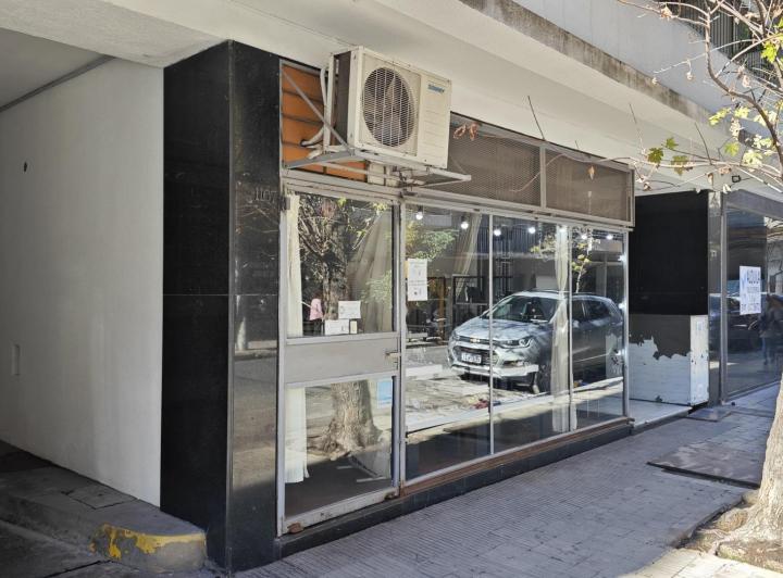 Local comercial · 68m² · 1 Ambiente · 1 Cochera