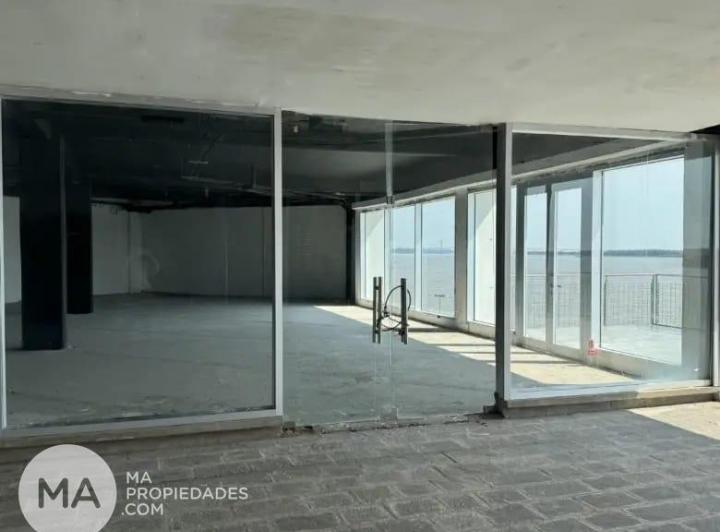 Local comercial · 250m²