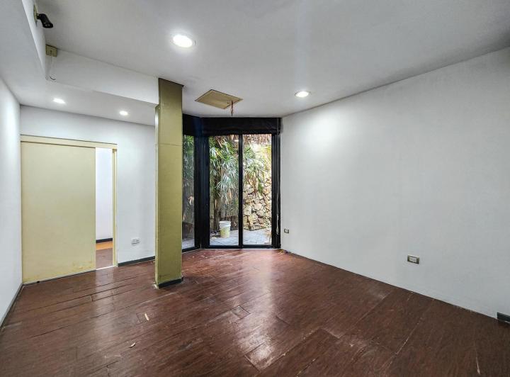 Local comercial · 87m² · 5 Ambientes