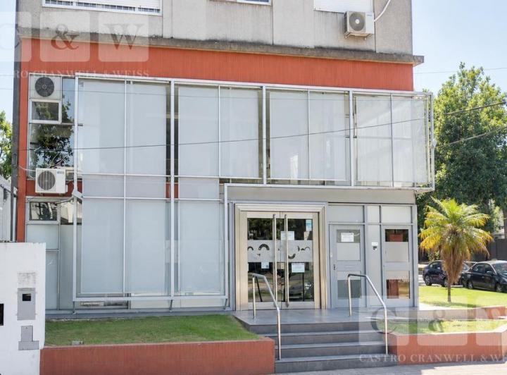 Local comercial · 372m²
