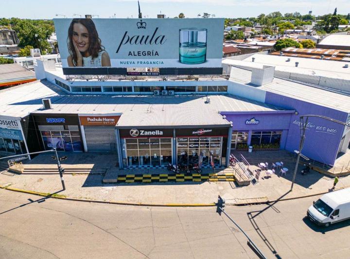 Local comercial · 406m²