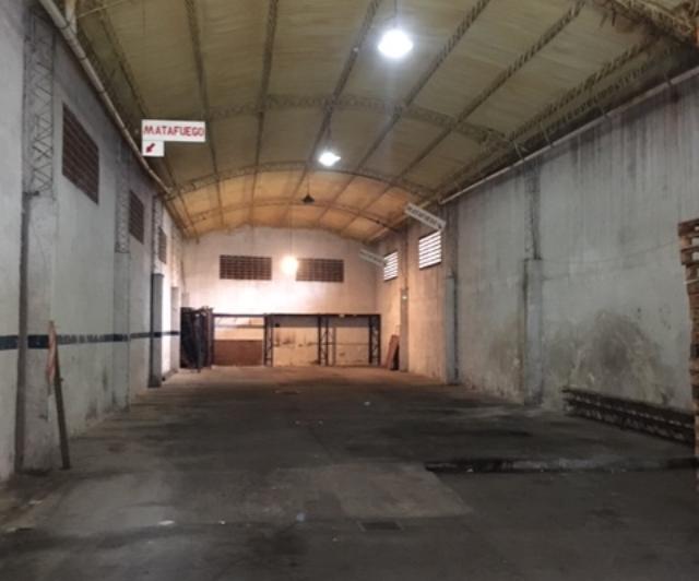 Local comercial · 326m² · 3 Ambientes