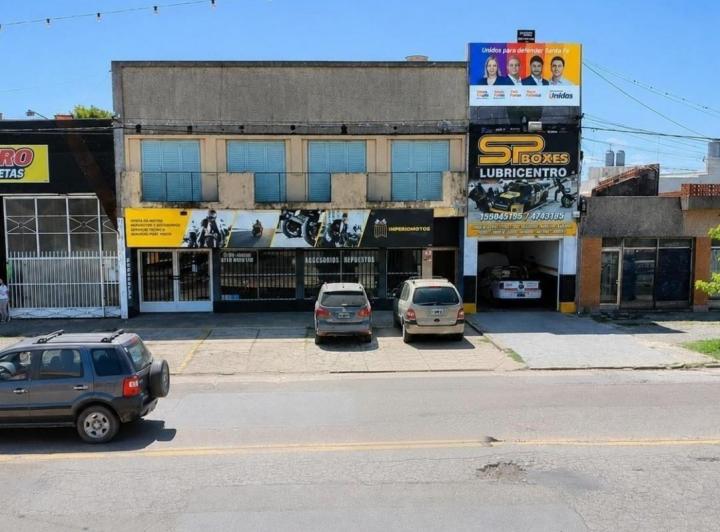Local comercial · 263m² · 5 Cocheras