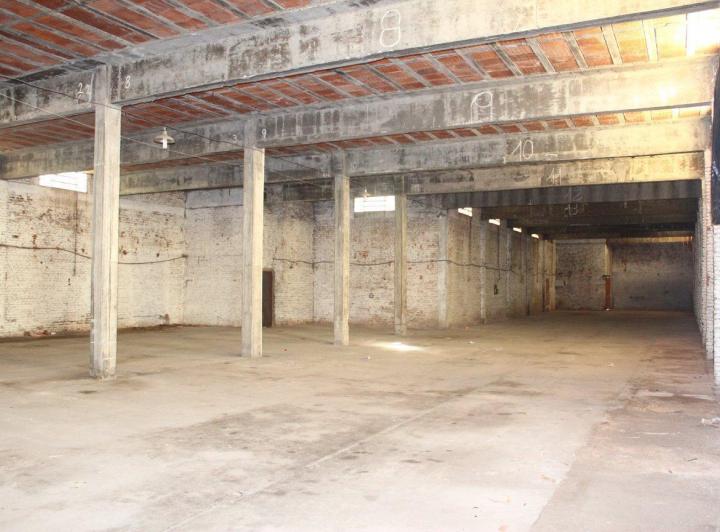 Local comercial · 634m²