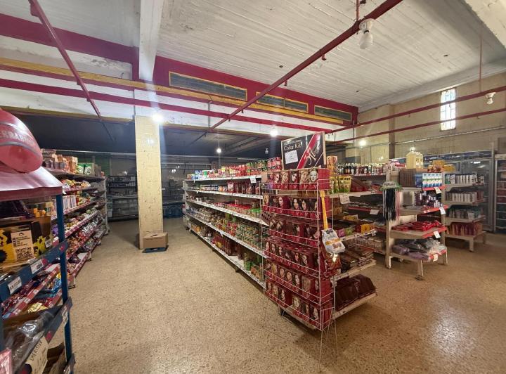 Local comercial · 472m² · 6 Ambientes
