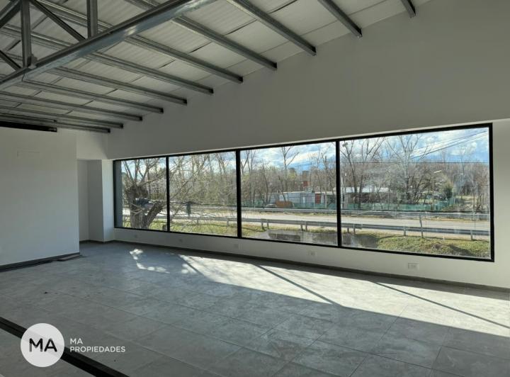 Local comercial · 200m²