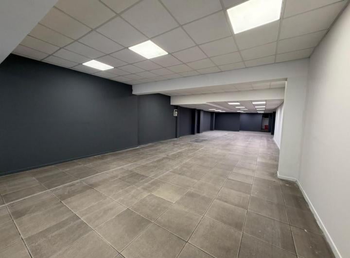 Local comercial · 160m²