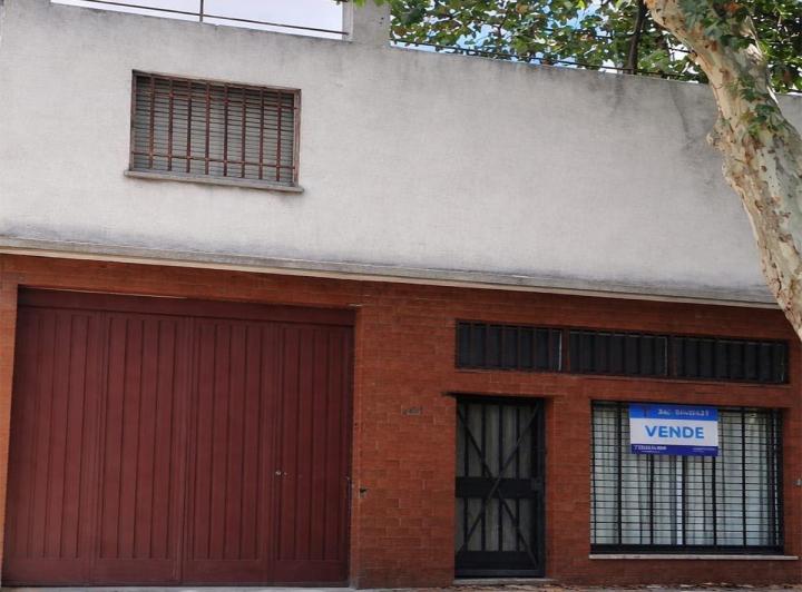 Local comercial · 70m² · 5 Ambientes · 4 Cocheras