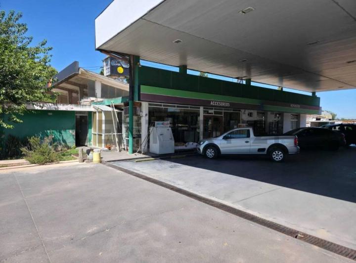 Local comercial · 1163m² · 10 Cocheras