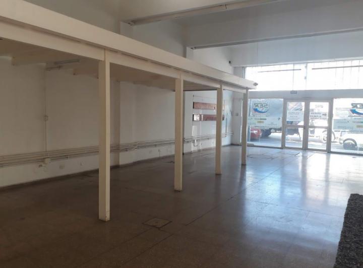 Local comercial · 331m² · 2 Ambientes