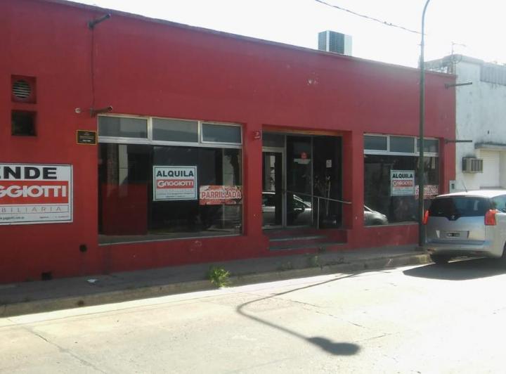 Local comercial · 825m²