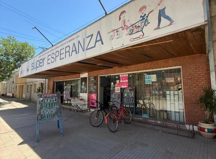 Local comercial · 389m²