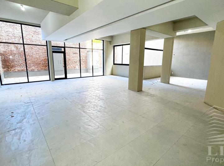 Local comercial · 117m² · 2 Ambientes · 1 Cochera