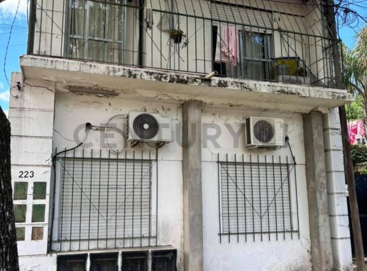 Local comercial · 192m² · 8 Ambientes · 4 Cocheras