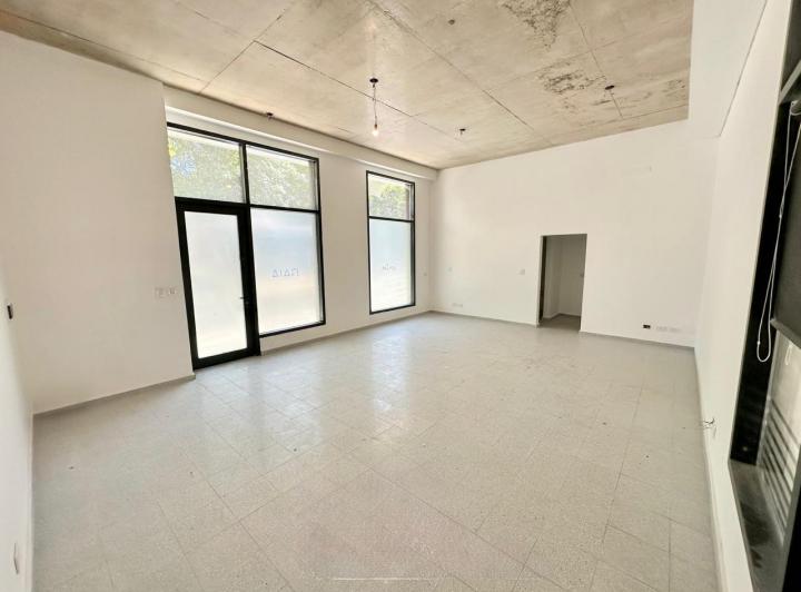 Local comercial · 61m² · 1 Ambiente
