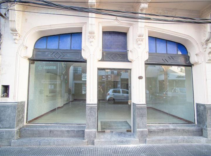 Local comercial · 206m²