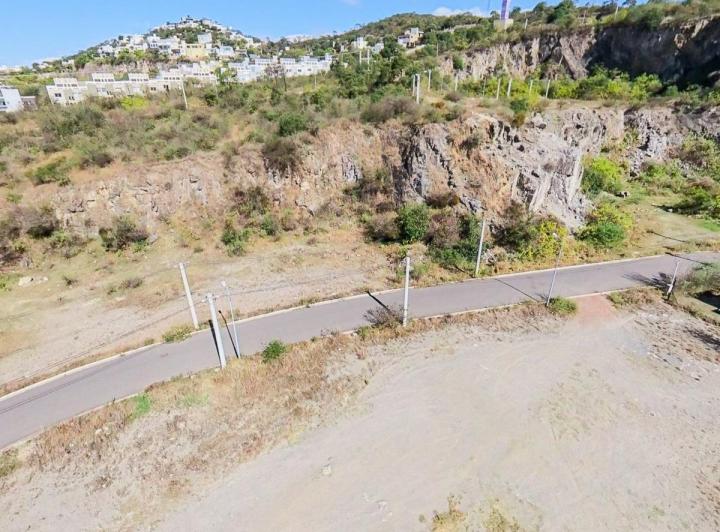 Terreno · 318m²