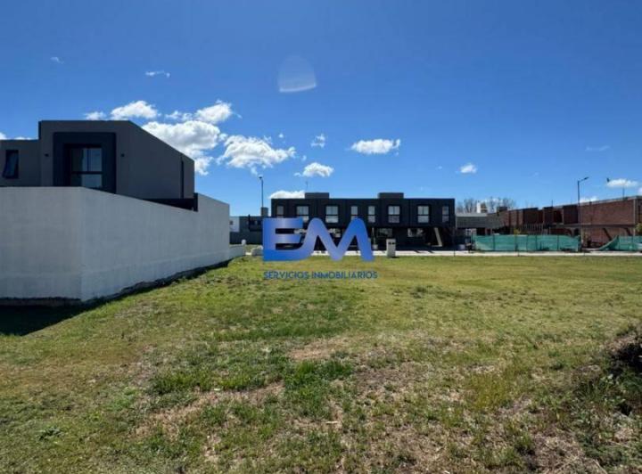 Terreno · 360m²