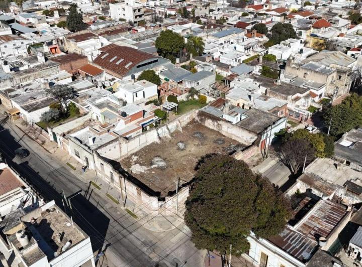 Terreno · 600m²