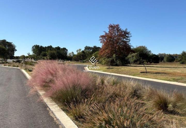 Terreno · 600m²