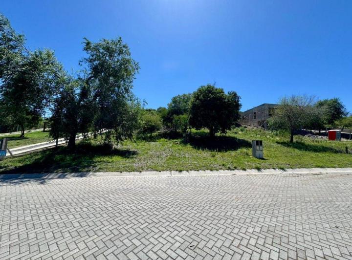 Terreno · 810m²