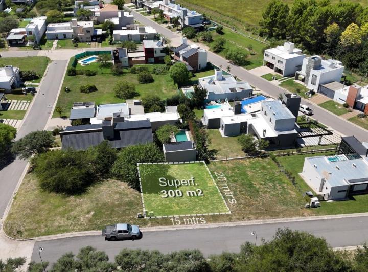 Terreno · 300m²