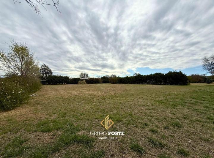 Terreno · 2070m²