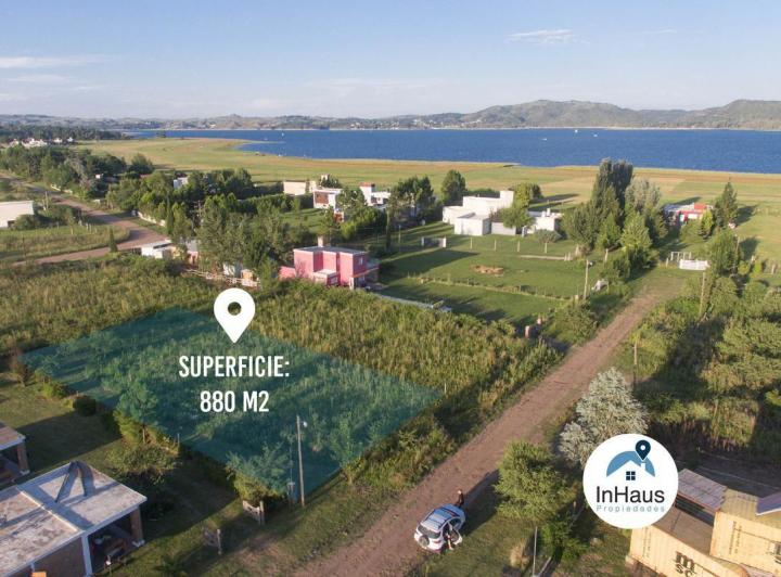 Terreno · 880m²