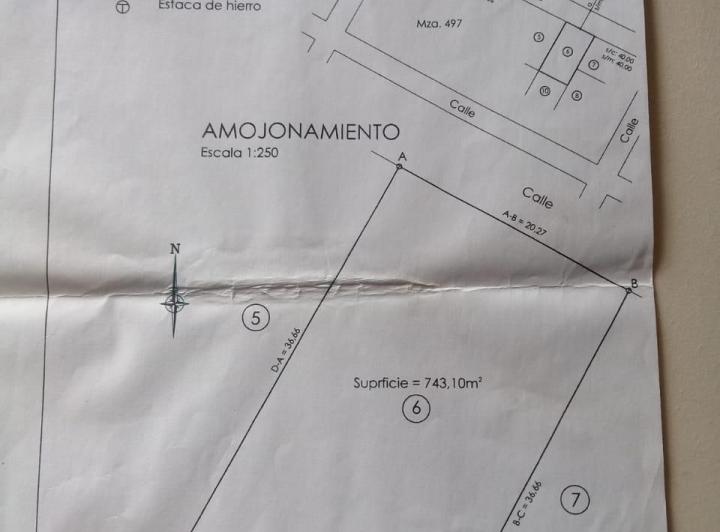 Terreno · 744m²