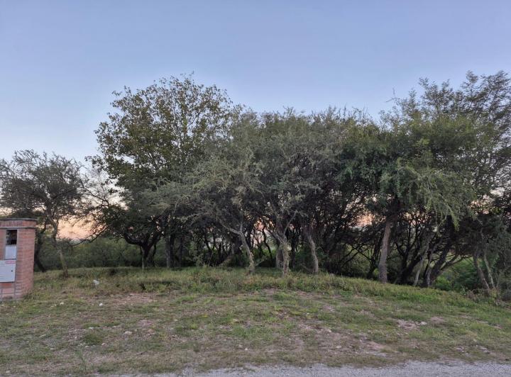 Terreno · 874m²