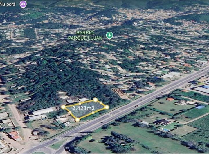 Terreno · 2423m²
