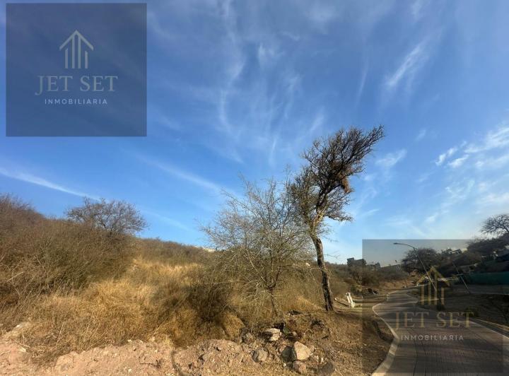 Terreno · 989m²