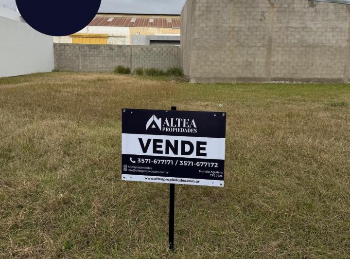 Terreno · 300m²